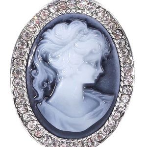 Cameo brooch